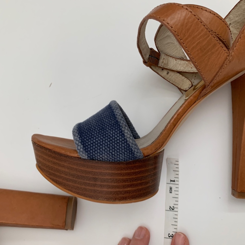 Michael Kors Summer Heels *Buckle Missing - Picture 7 of 16